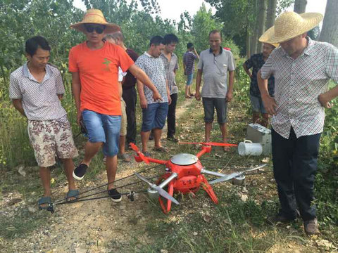 中迅绿卫士走进益阳沅江南大膳镇演示航空植保